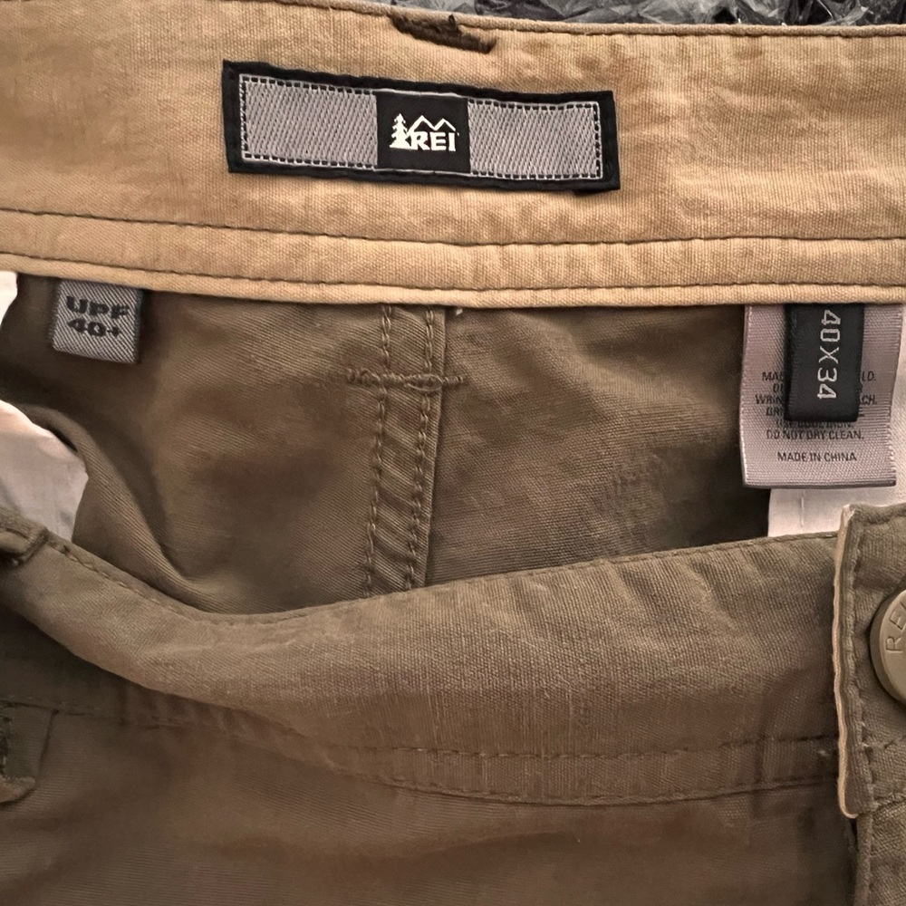 REI Men's Hiking Outdoor Cargo Sage Green UPF 40 Pants SZ 40x34 - Picture 2 of 9